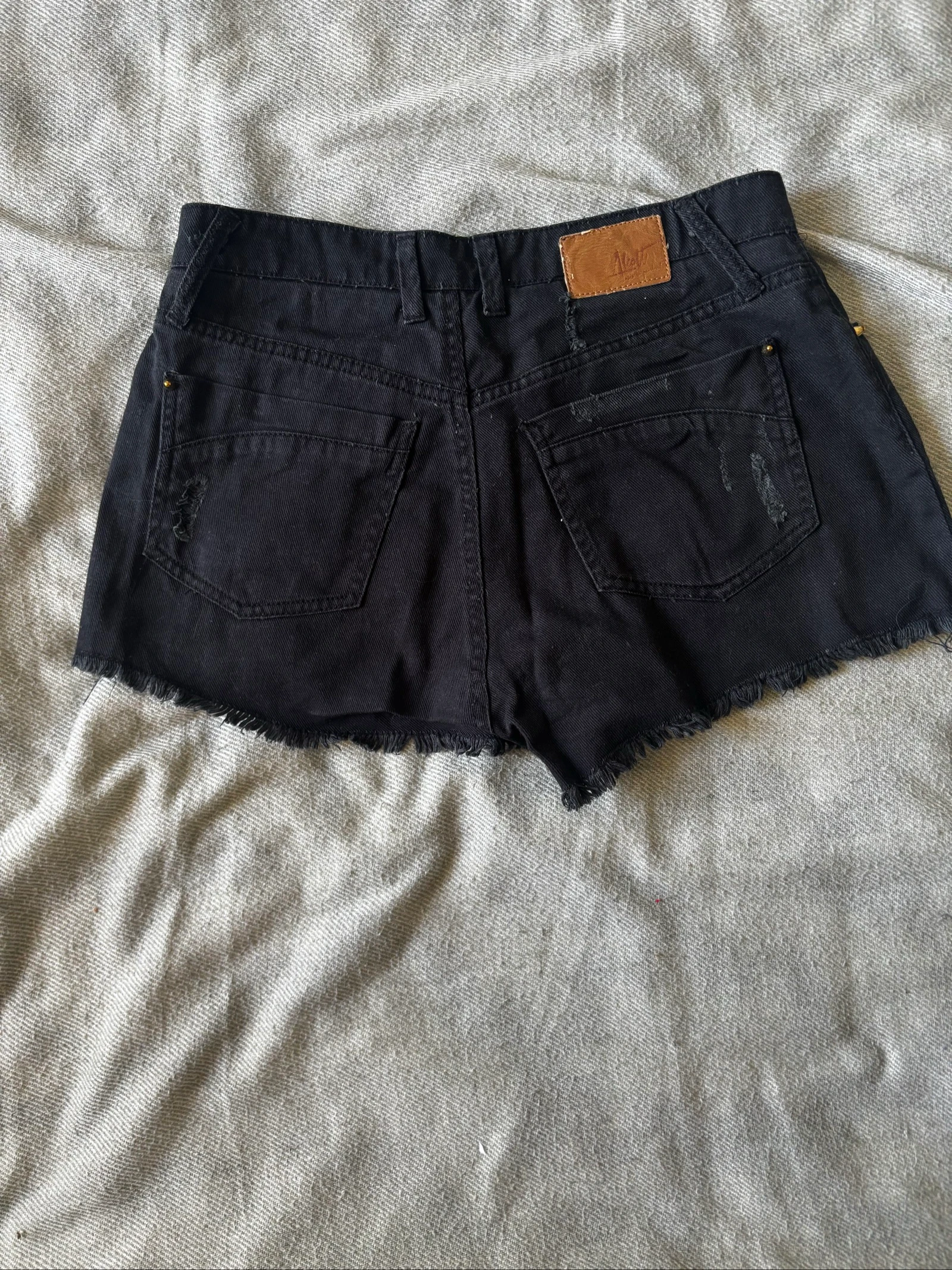 253/ Black short with eyelet effect - Alcott - Size 42 – photo 4